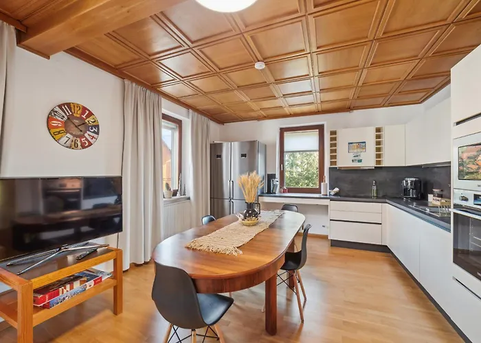 Sali Homes K39 Monte-carlo -spacious 6-bedroom With Terrace And Garden Views In Ideal For Groups דירה *